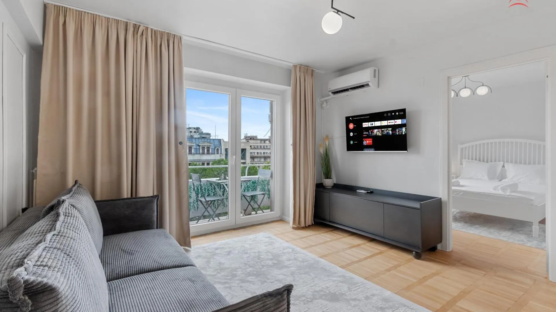 Beautique Apartament Panoramic View On People Palace location